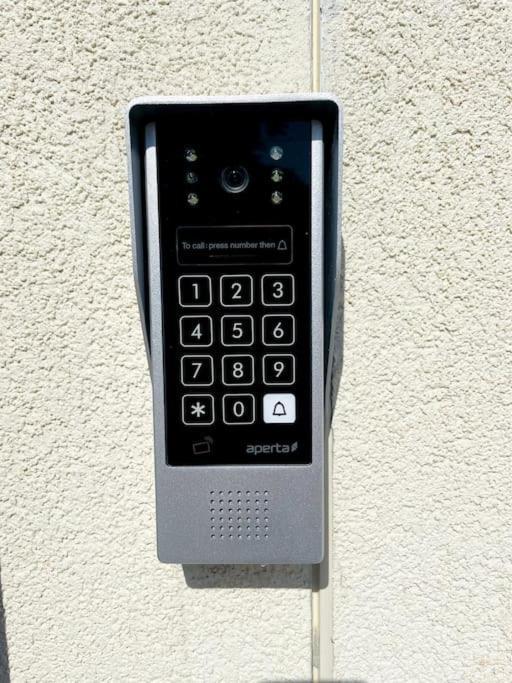 #4Bs 1 Bed Serviced Apartment ダービー エクステリア 写真