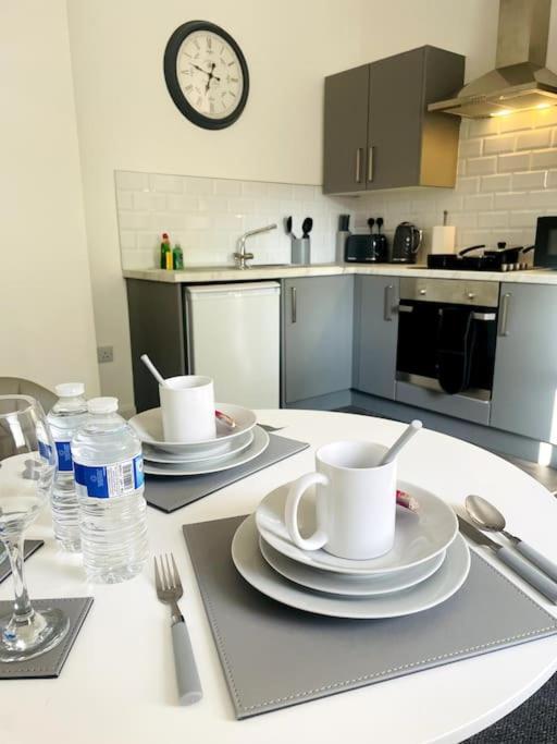#4Bs 1 Bed Serviced Apartment ダービー エクステリア 写真