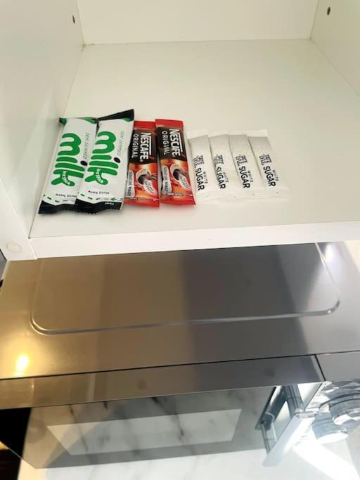 #4Bs 1 Bed Serviced Apartment ダービー エクステリア 写真